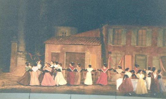 Arles théâtre antique avec l'Arlésienne