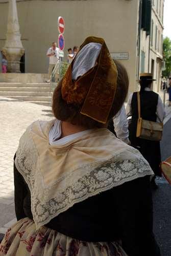 Coiffure et Fichu d'Arlésienne