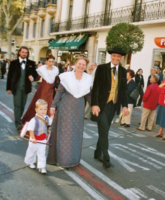 DEFILE RUE DE LA REPUBLIQUE