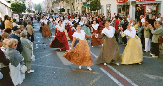 DEFILE RUE DE LA REPUBLIQUE