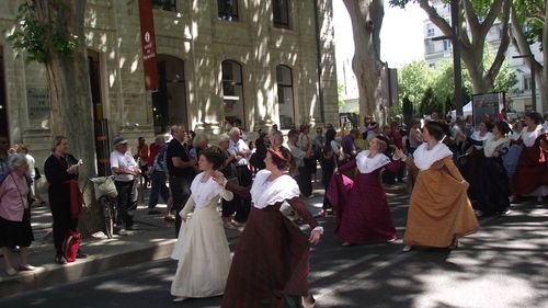 Avignon defile des 90 ans du ruban 4 