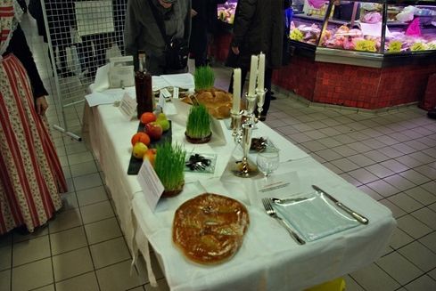 Avignon les halles exposition table des 13 desserts 2 