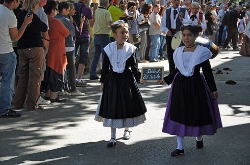 Fete des olives mouries 2012 1 