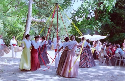 Fete du costume les cordelles aux alyscamps 26 