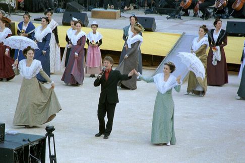 Guy bonnet et le ruban aux arenes d arles 2003 7 