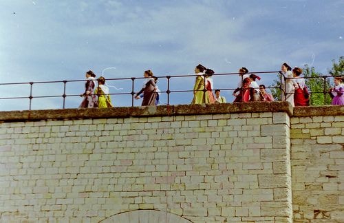 Hommage a farfantello sur le pont d avignon 1 