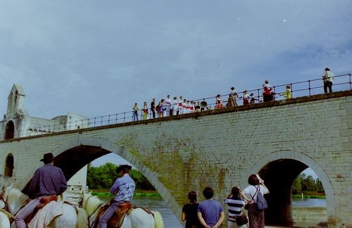 Hommage a farfantello sur le pont d avignon 3 